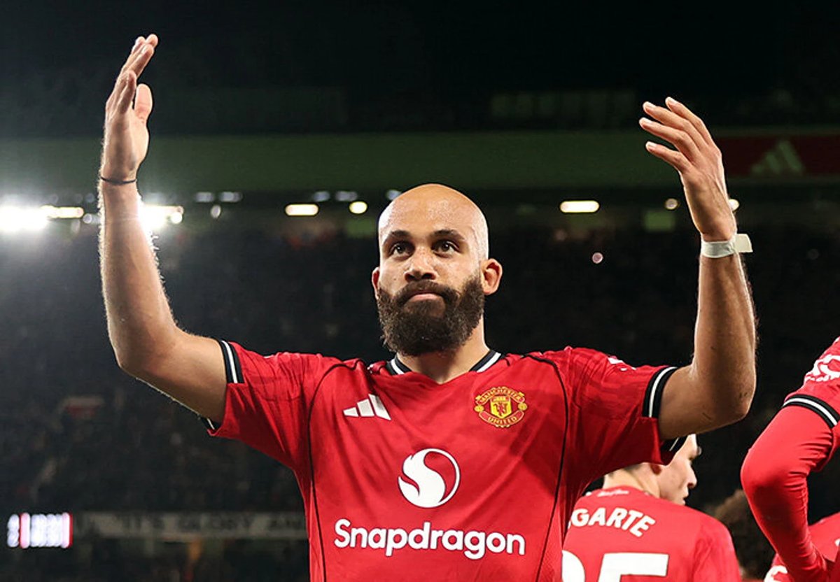 Manchester United players celebrating a goal in their 4-2 Premier League victory over Brighton & Hove Albion.