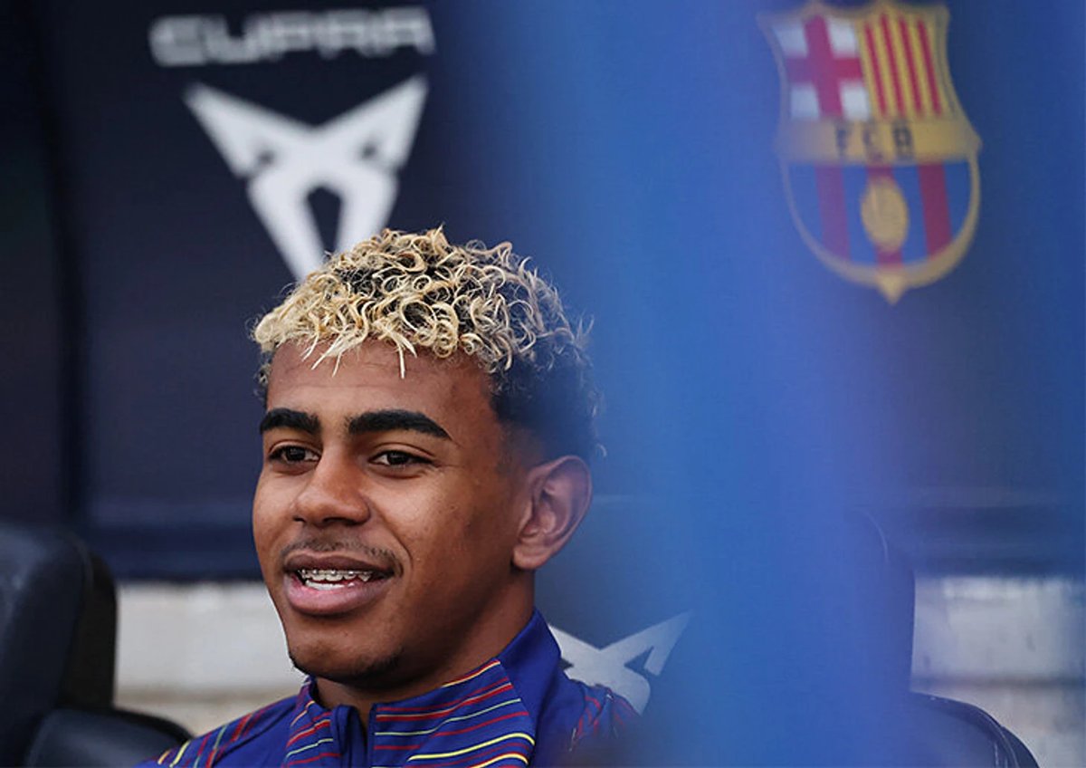 Lamine Yamal looking serious during a training session after announcing his ban on free autographs.