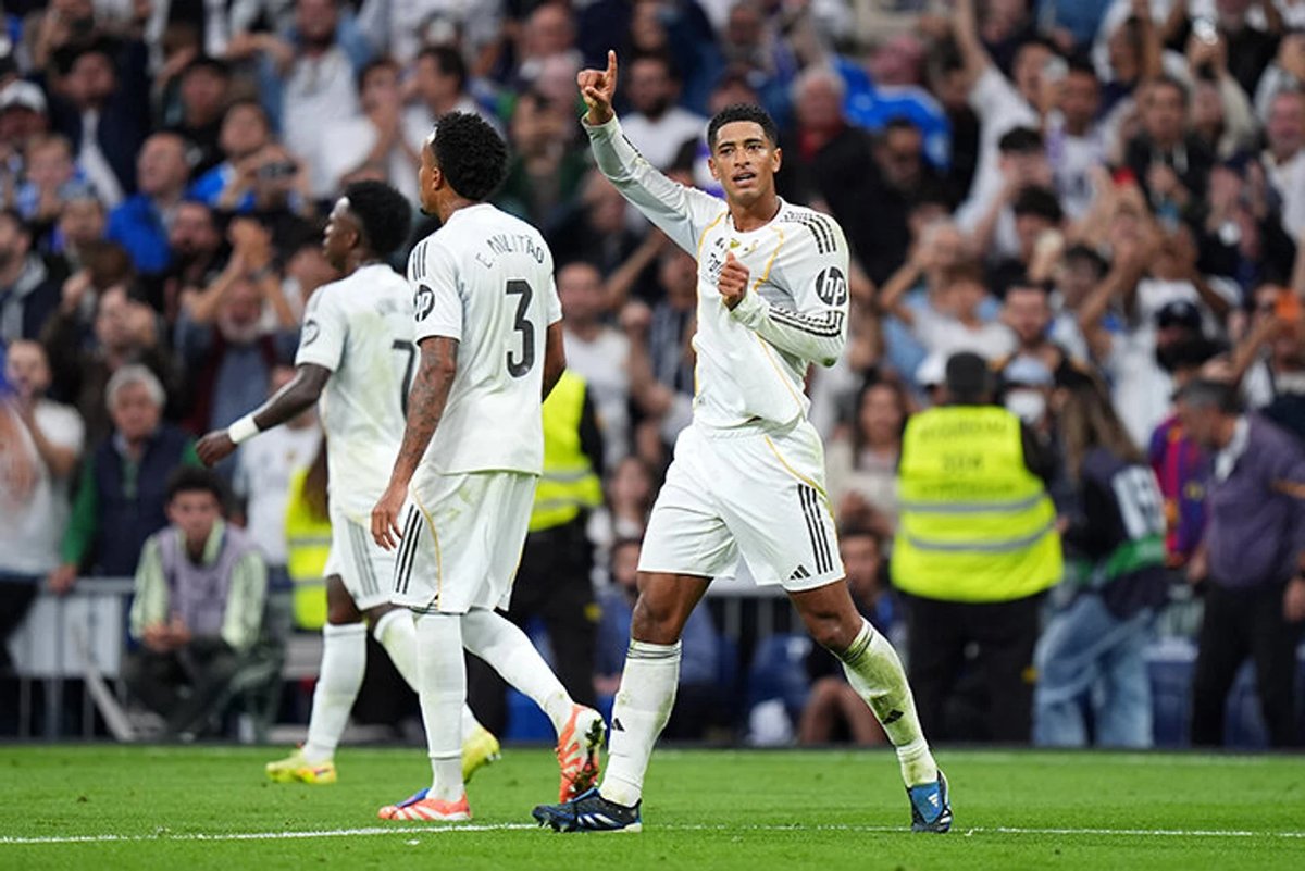 Jude Bellingham celebrating his winning goal for Real Madrid in El Clásico against FC Barcelona.