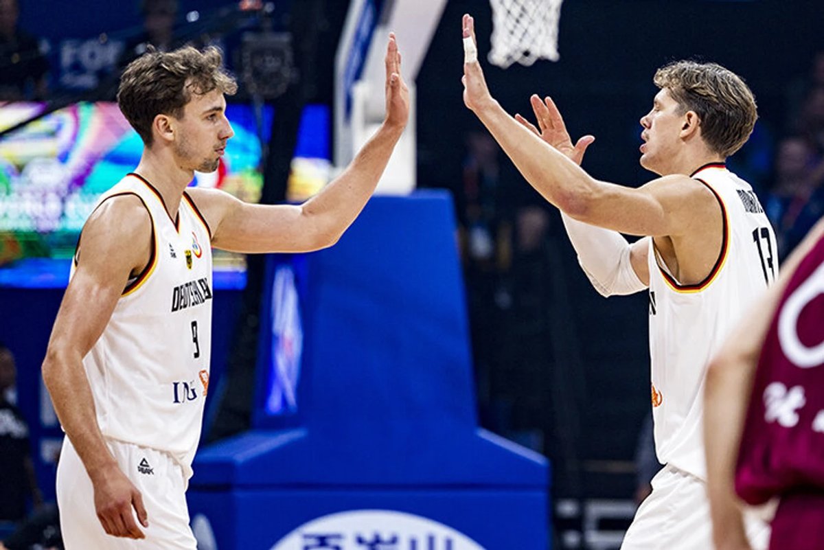 Franz Wagner driving to the basket during his breakout NBA season alongside his brother Moritz Wagner.