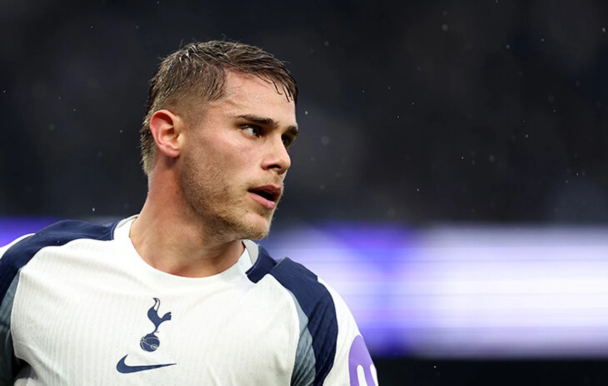 EPL Fantasy Premier League defender points haul from Matty Cash and a Manchester United leader.